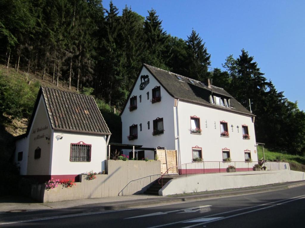 Gastehaus Am Fels Hotel Altenahr Exterior photo